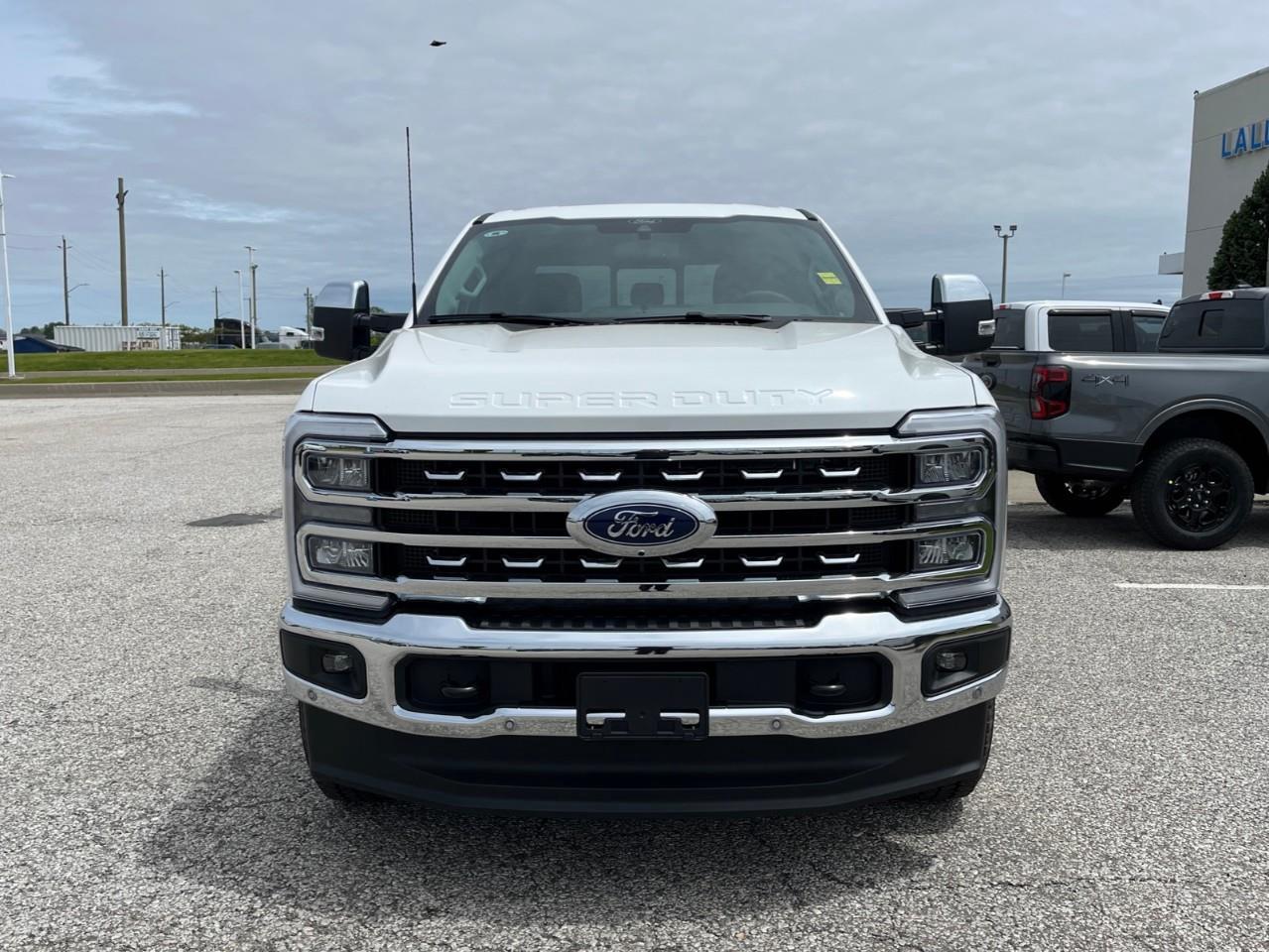 2026 Ford F-250 LARIAT Photo2