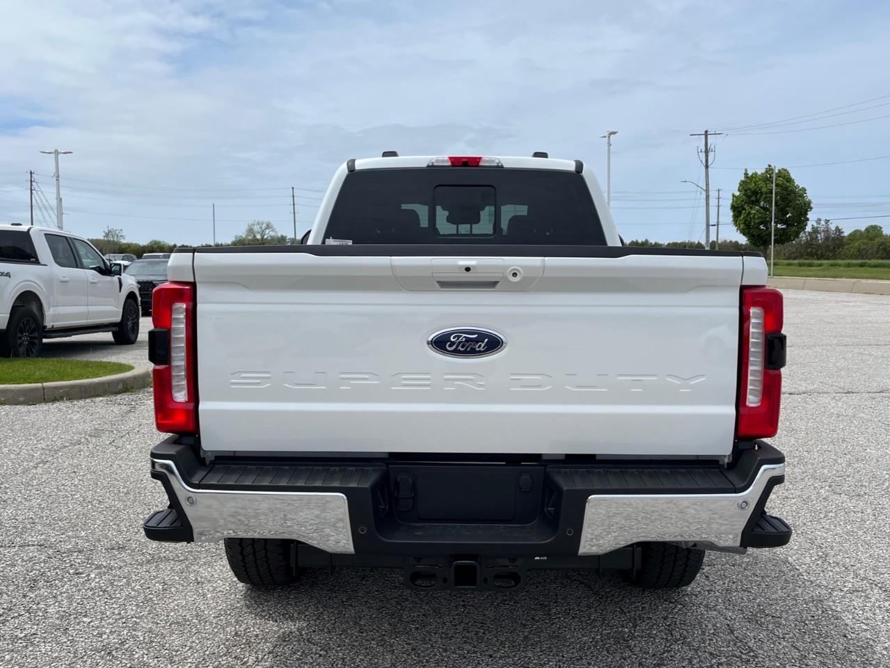 2026 Ford F-250 LARIAT Photo