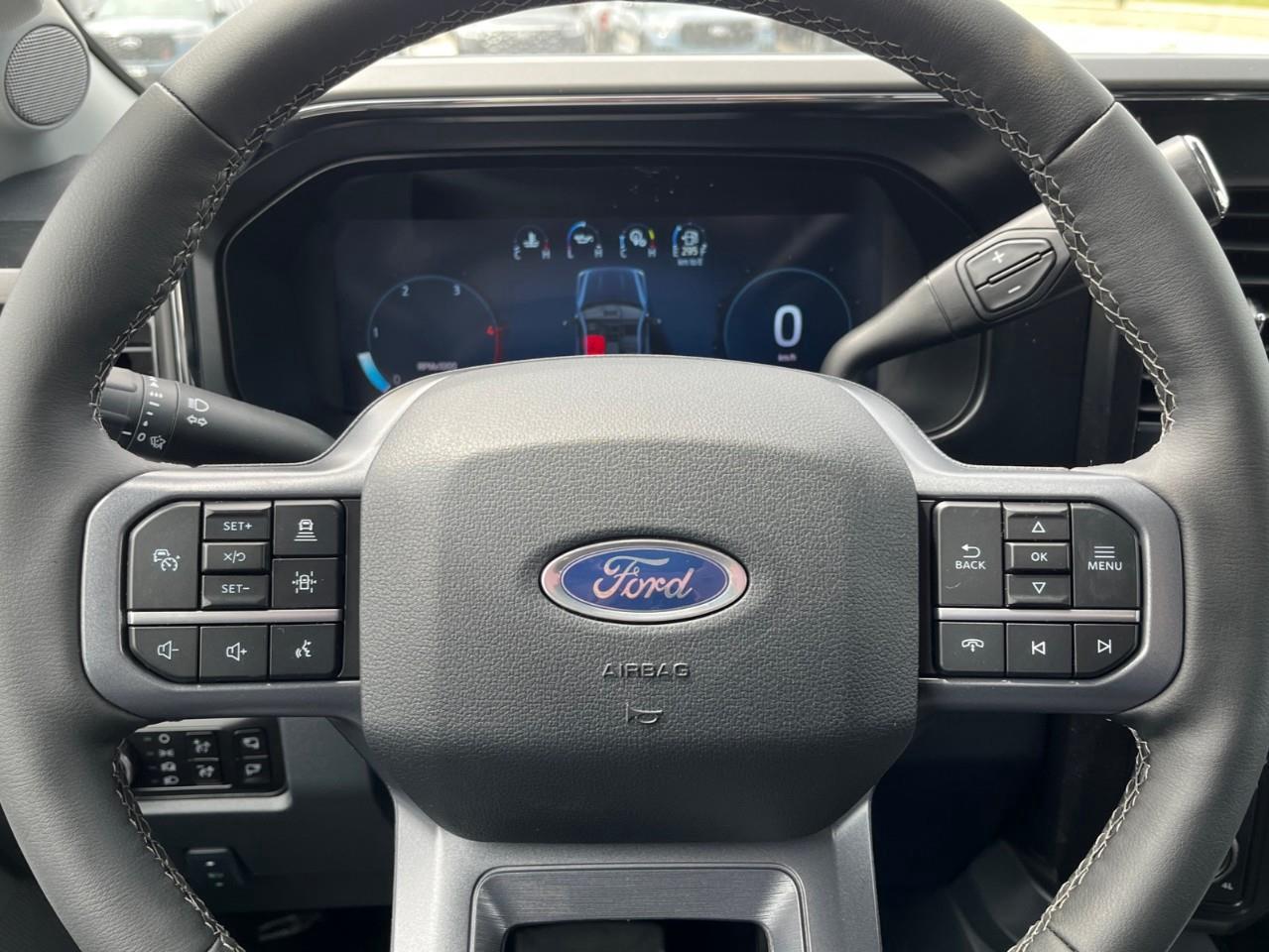 2026 Ford F-250 LARIAT Photo