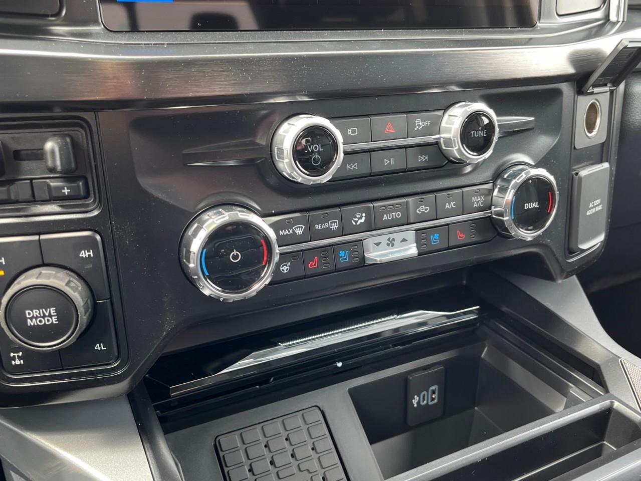 2026 Ford F-250 LARIAT Photo
