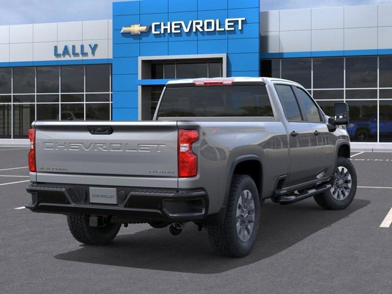 2026 Chevrolet Silverado 2500 HD Custom Photo3