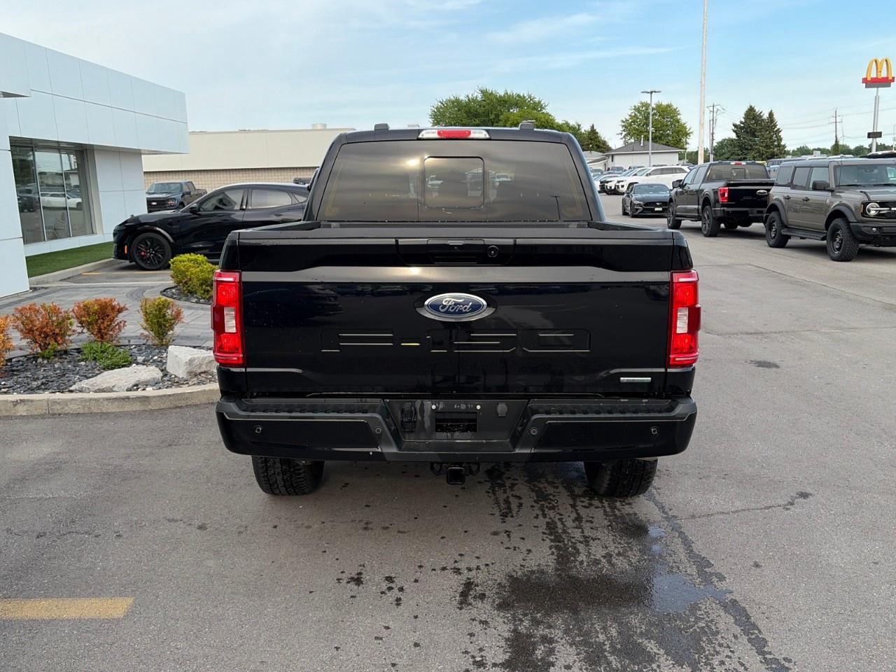 2023 Ford F-150 XLT 4WD SuperCrew 5.5' Box Photo3