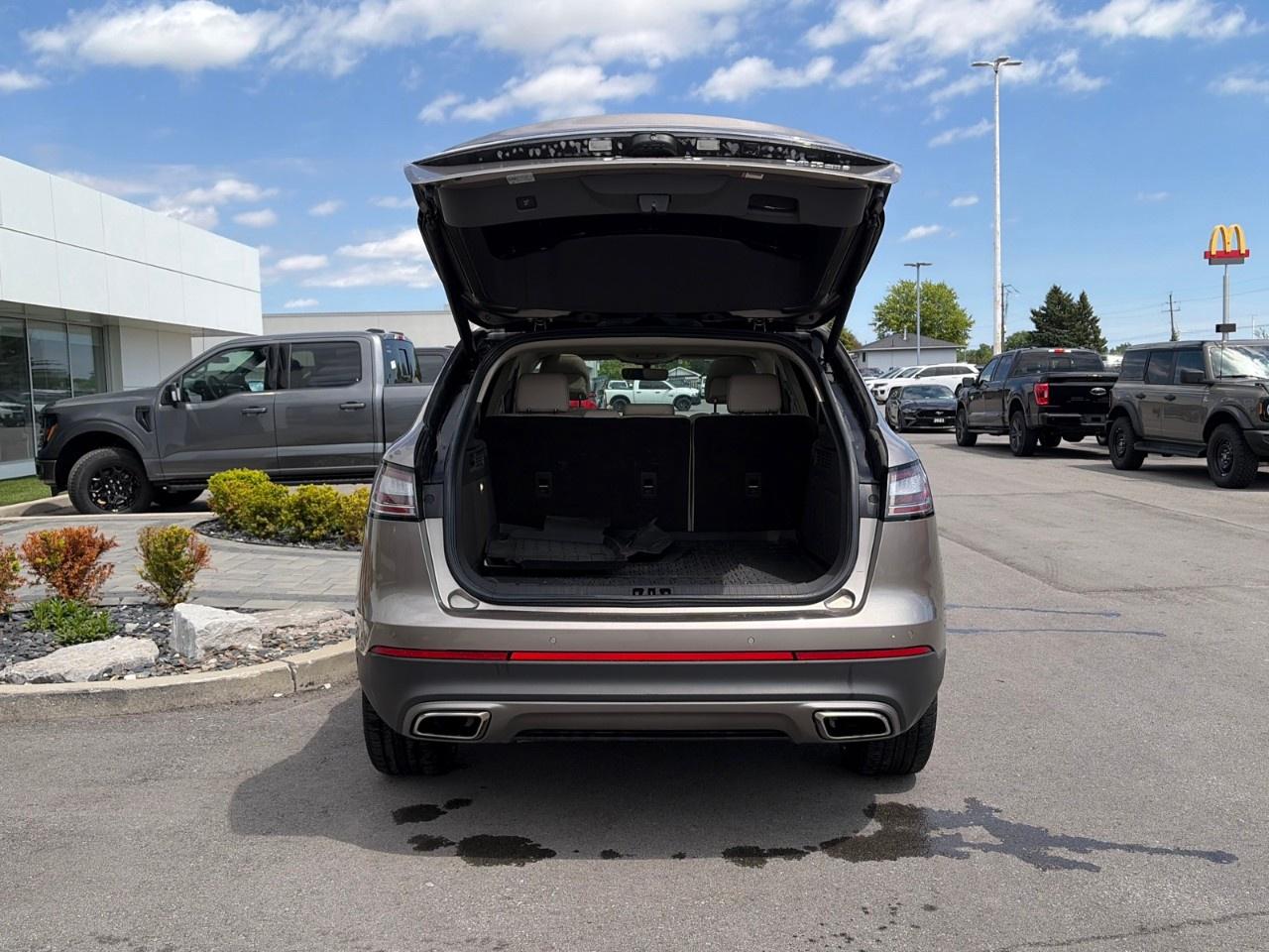 2019 Lincoln Nautilus Reserve AWD Photo4