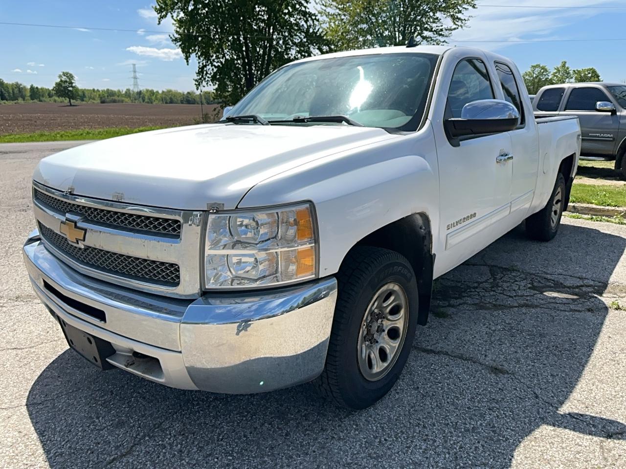 <html>
<p>2012 Silverado LS Cheyenne Edition 4x4 with only 163000 kms. This truck is in good shape and runs well. It has the 8 cylinder 4.8 litre engine with a great selection of options like keyless entry, power locks and windows and A/C to name a few. If you’re looking for a good work truck with low kms and an equally low price, come have a look at this one. Some imperfections on the paint but a good runner. Hurry in before it’s gone. </p>
<br>
<p>Truck is priced certified and ready for the road. Taxes OMVIC fee and licensing are extra. </p>
<br>
<p>Registered dealer</p>
<p>Ventoso Motor Products</p>
<p>2532 Dundas St S Cambridge </p>
<p>519-242-6485</p>
</html>