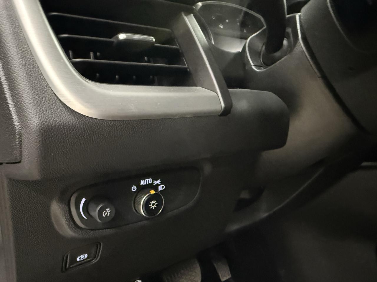 2023 GMC Terrain SLE Photo