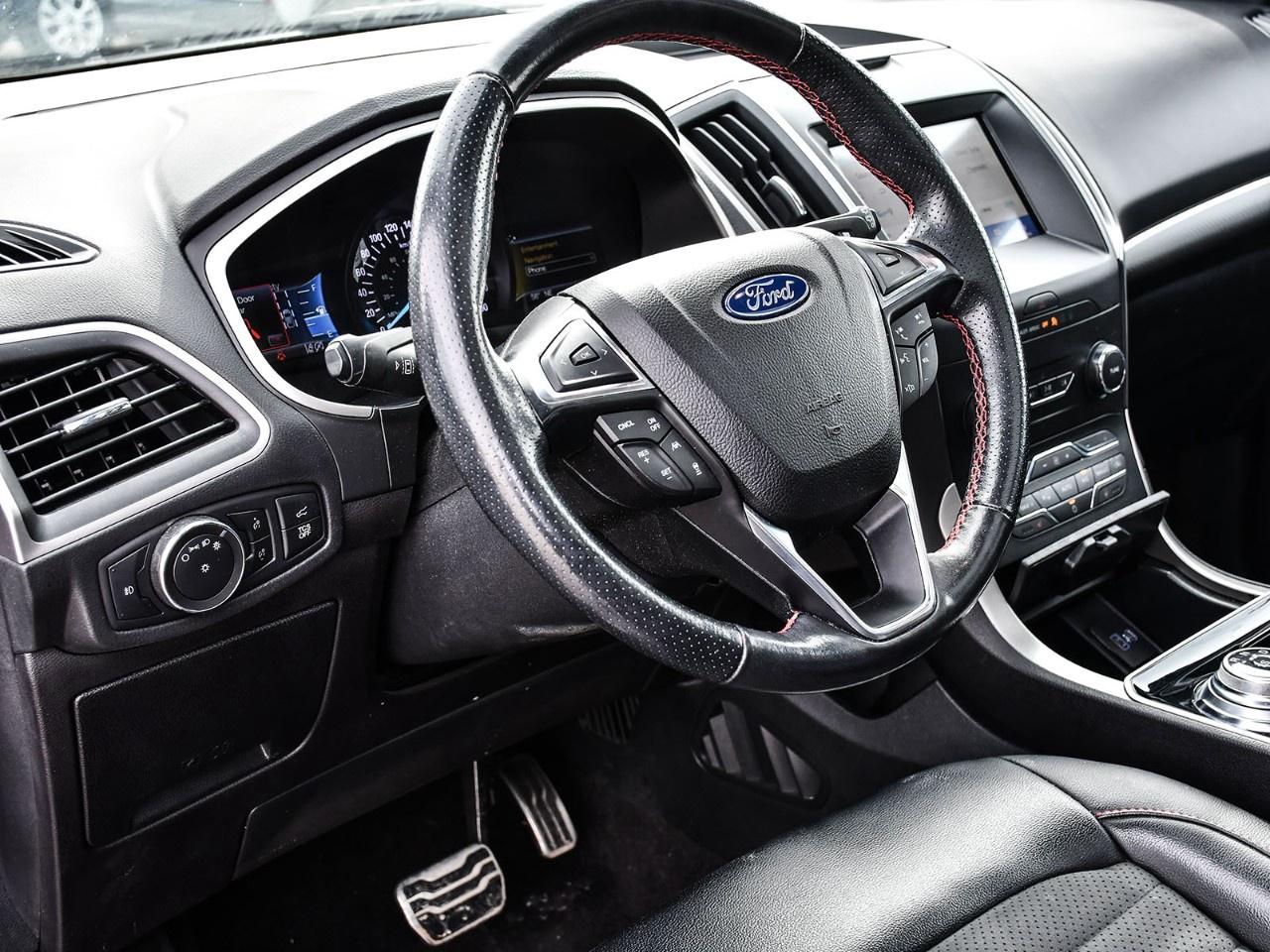 2020 Ford Edge ST LINE FWD Photo