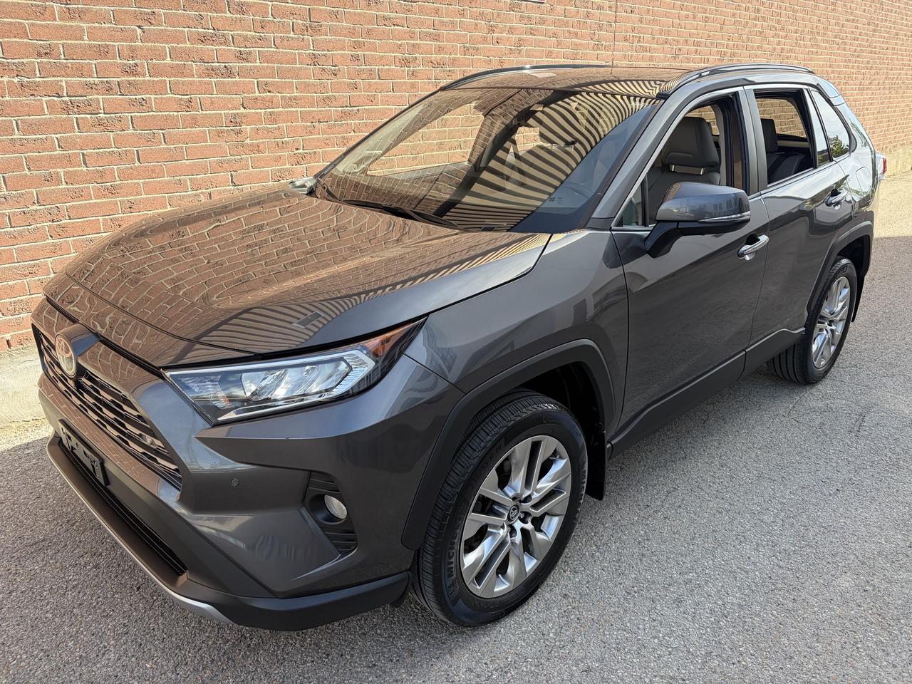 Used 2019 Toyota RAV4 LIMITED for sale in Ajax, ON