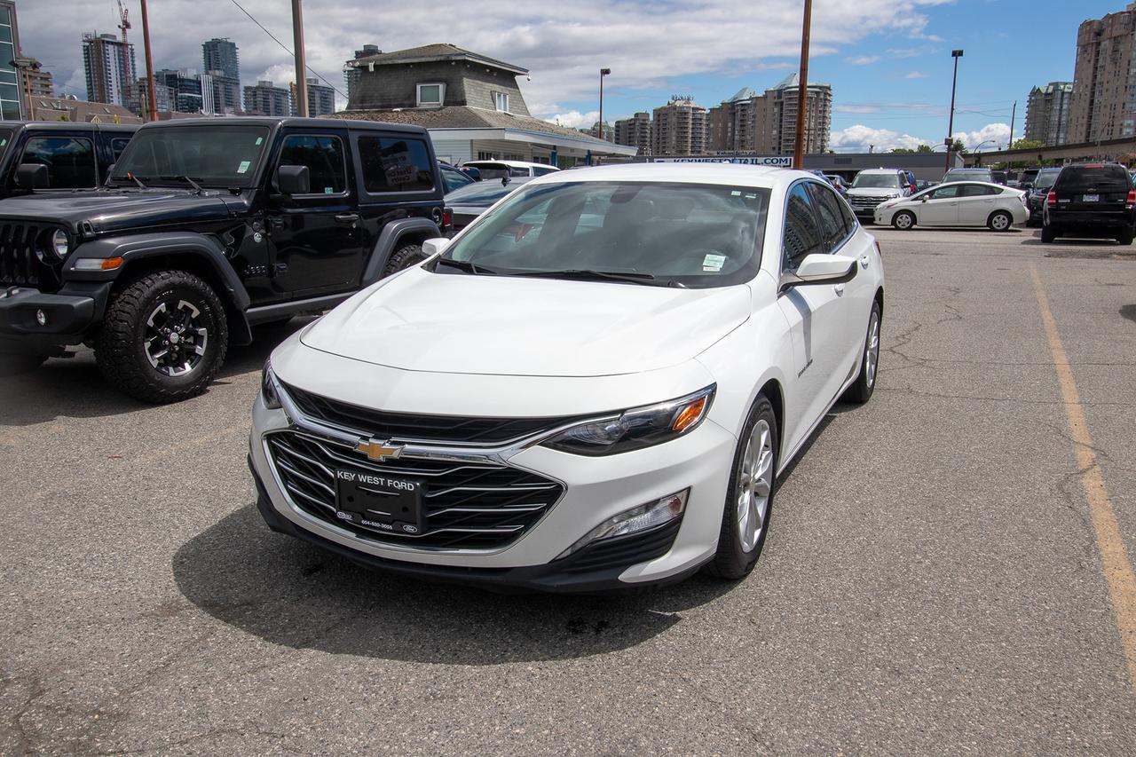 2022 Chevrolet Malibu LT Photo0