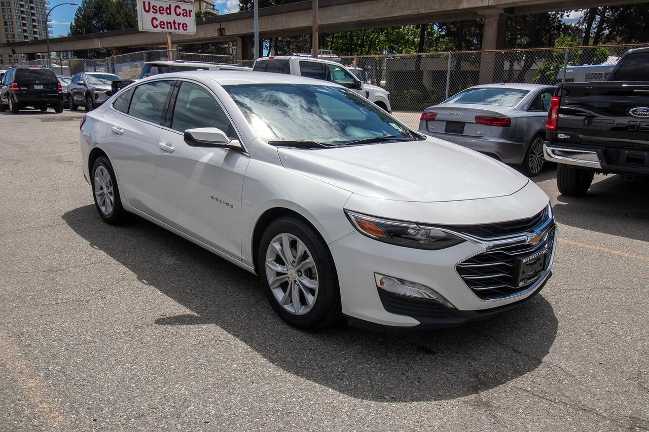 2022 Chevrolet Malibu LT Photo3