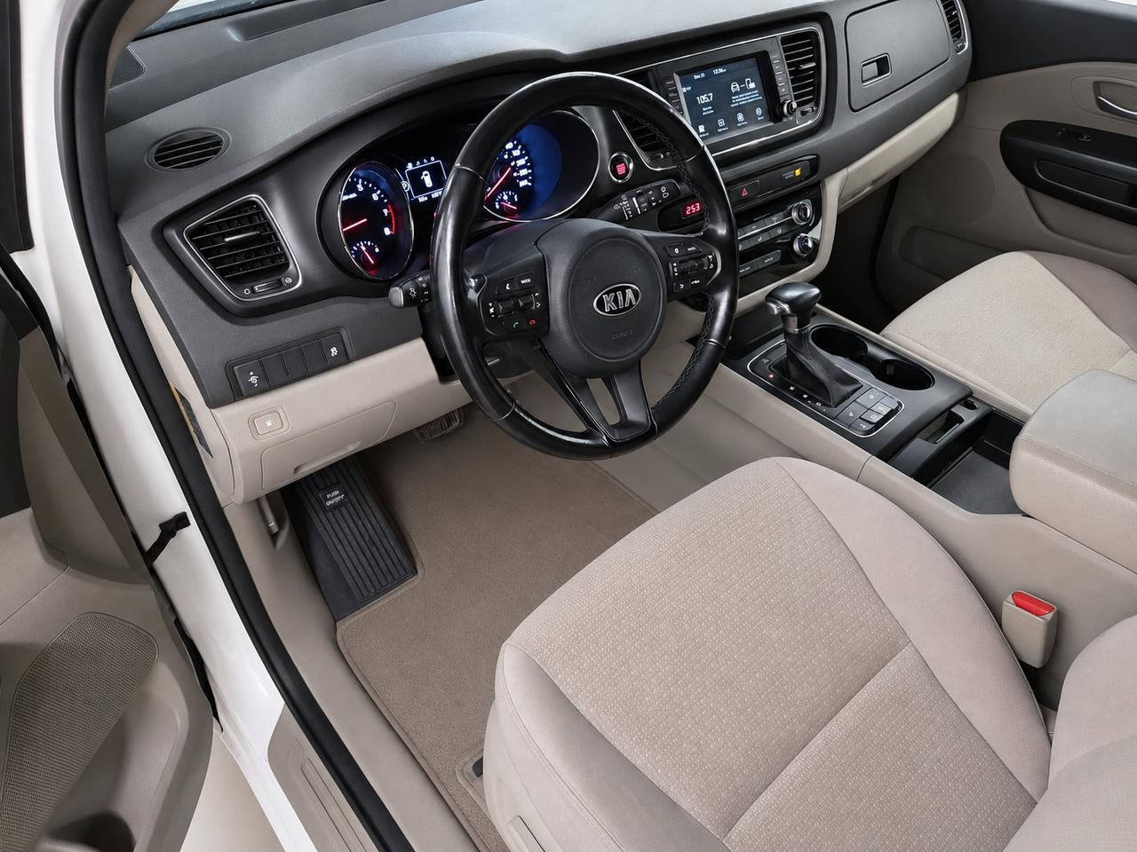 2018 Kia Sedona LX Photo