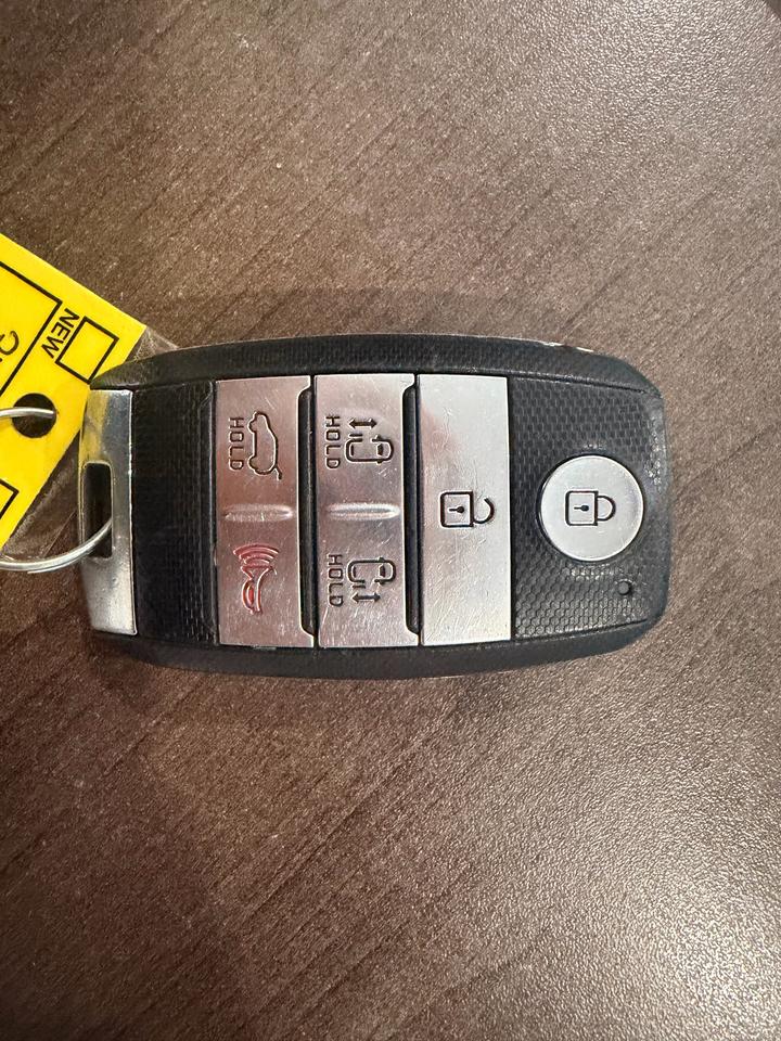 2018 Kia Sedona LX - 8 Passenger Photo