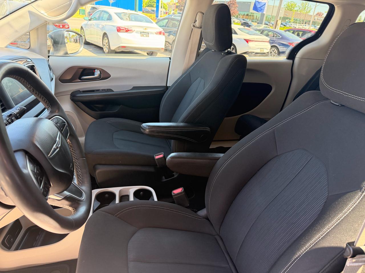 2022 Chrysler Grand Caravan SXT Photo