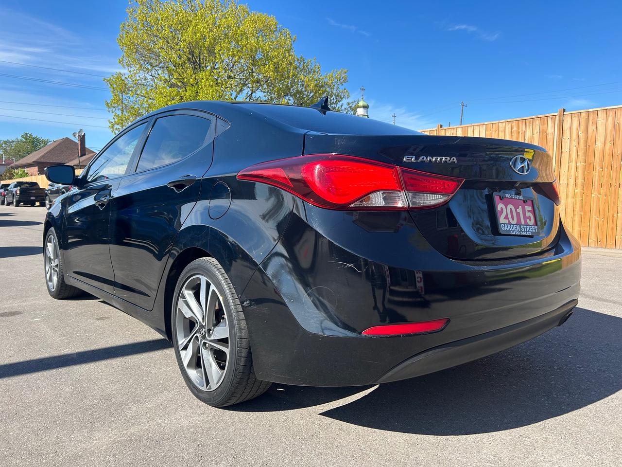 2015 Hyundai Elantra GLS Photo2