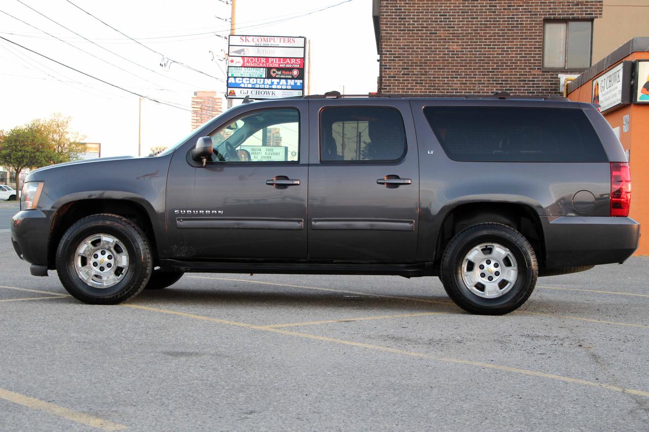 2011 Chevrolet Suburban LT w/1SD Photo2