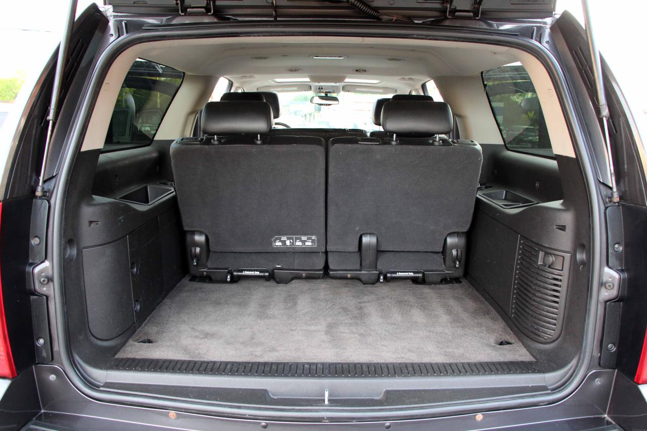 2011 Chevrolet Suburban LT w/1SD Photo