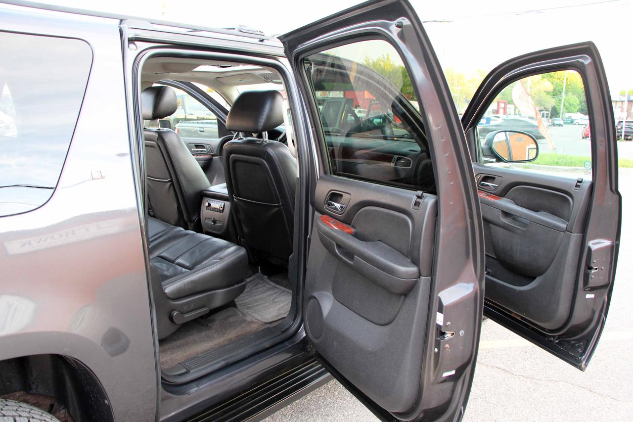 2011 Chevrolet Suburban LT w/1SD Photo