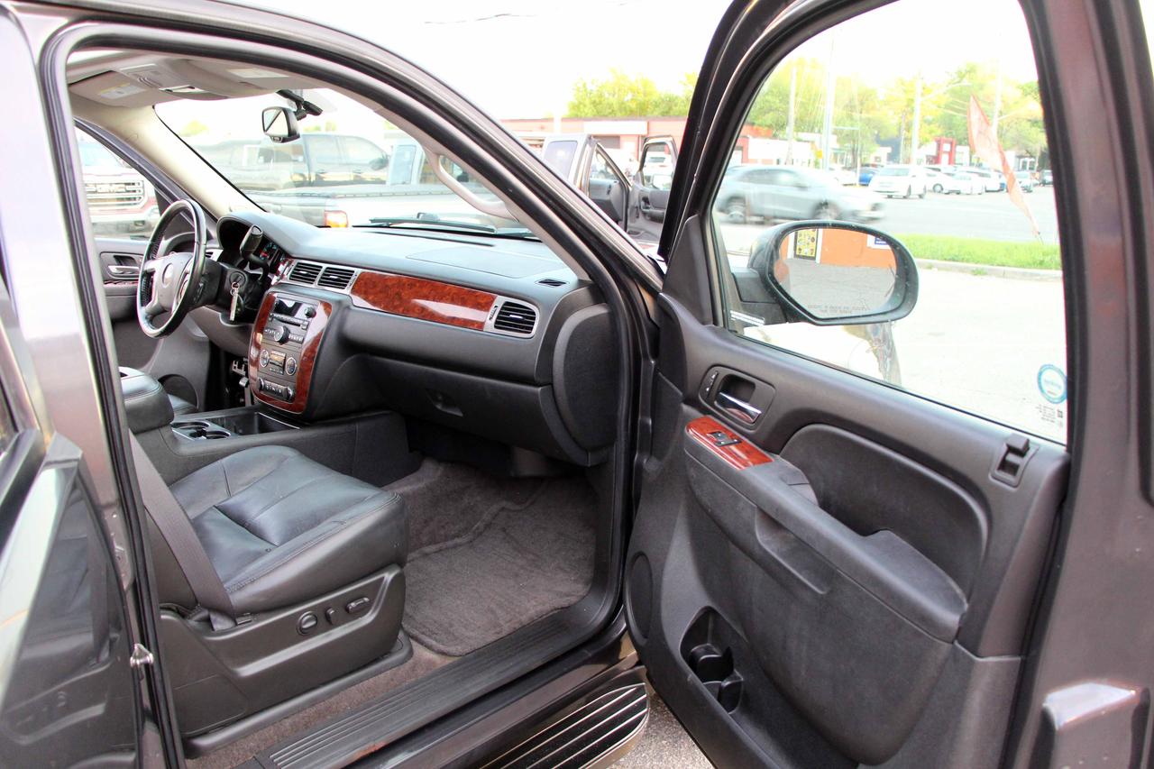 2011 Chevrolet Suburban LT w/1SD Photo