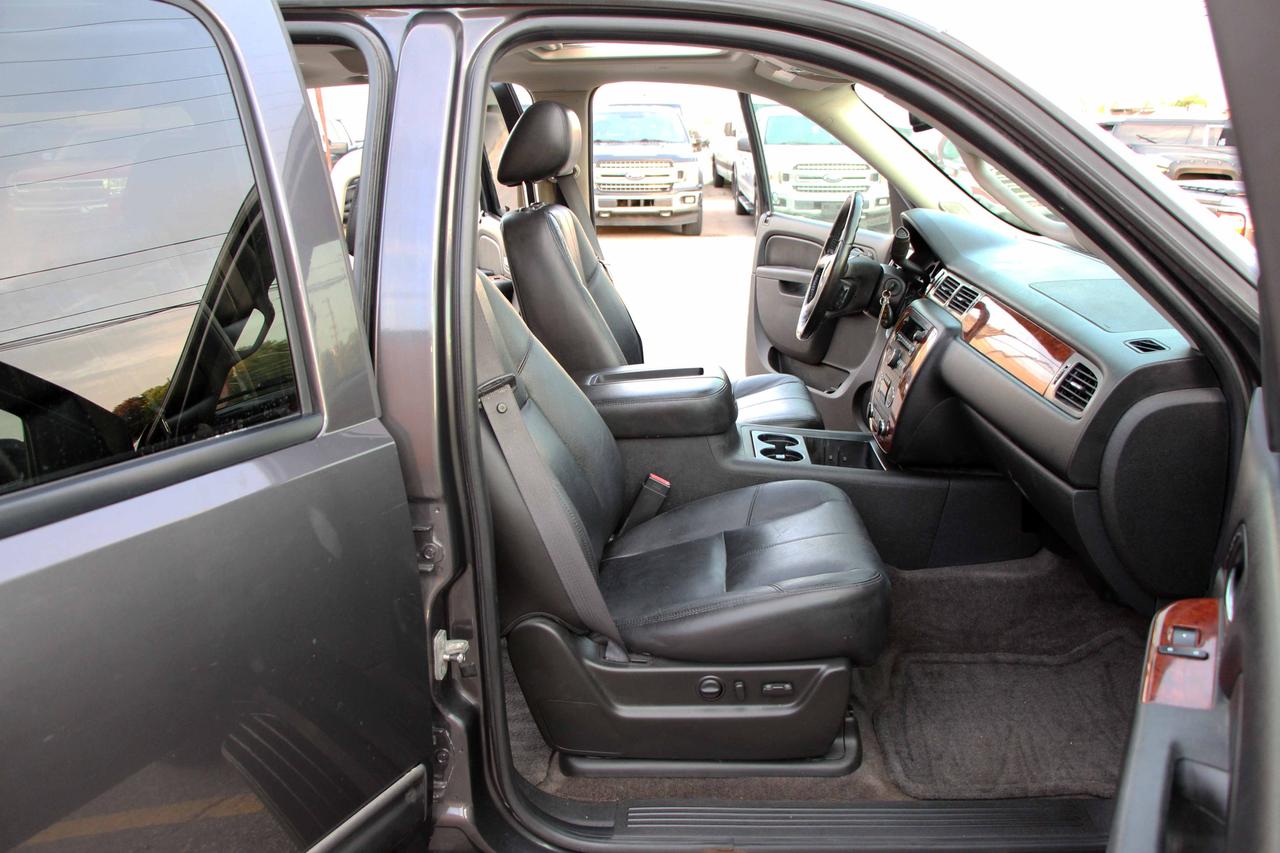 2011 Chevrolet Suburban LT w/1SD Photo