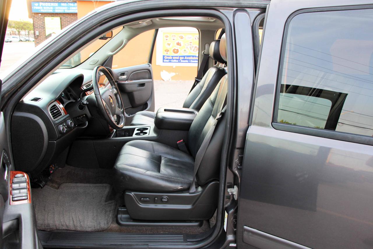 2011 Chevrolet Suburban LT w/1SD Photo