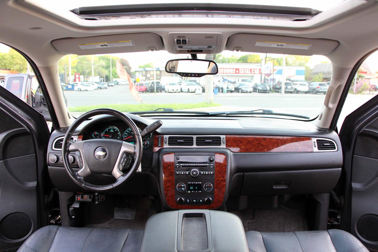 2011 Chevrolet Suburban LT w/1SD Photo