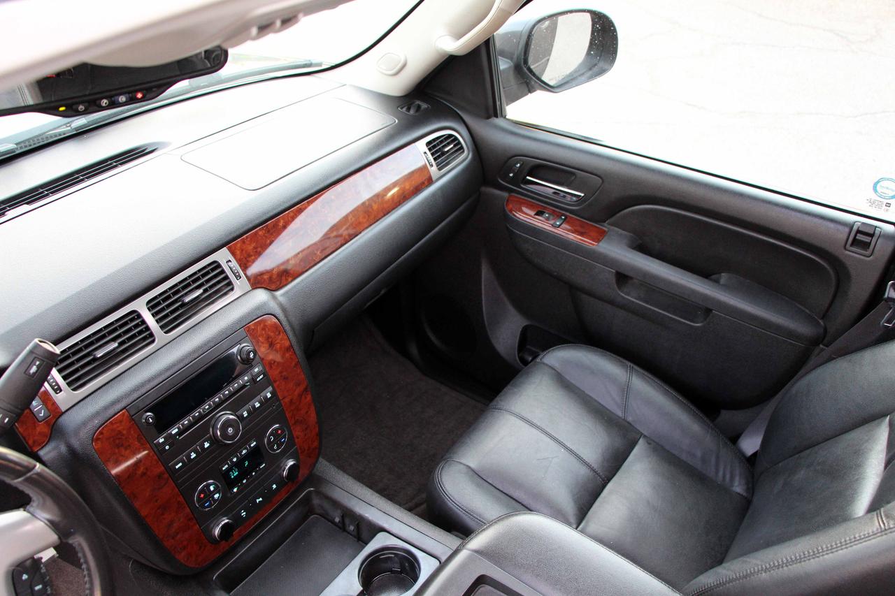 2011 Chevrolet Suburban LT w/1SD Photo