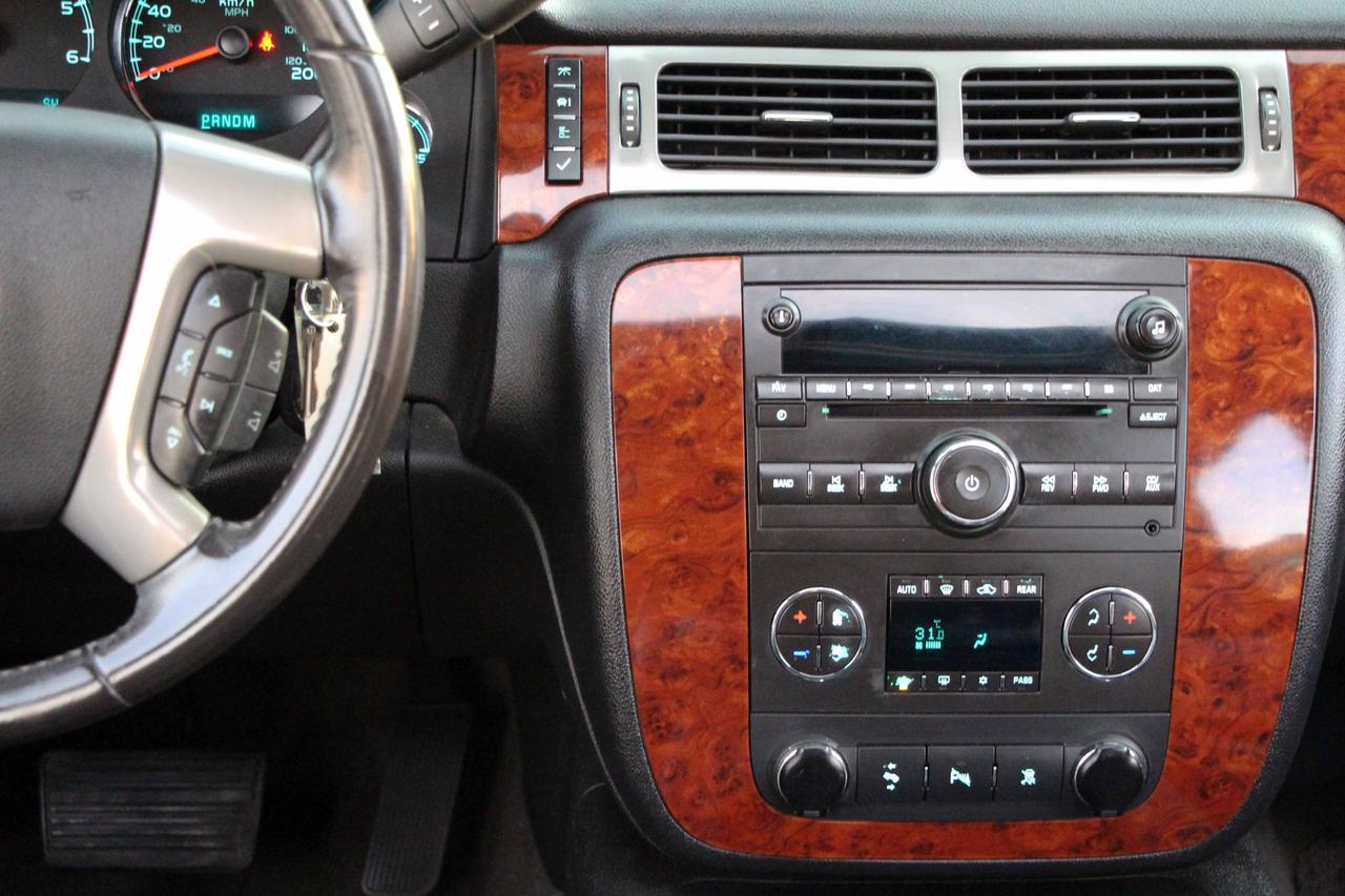 2011 Chevrolet Suburban LT w/1SD Photo