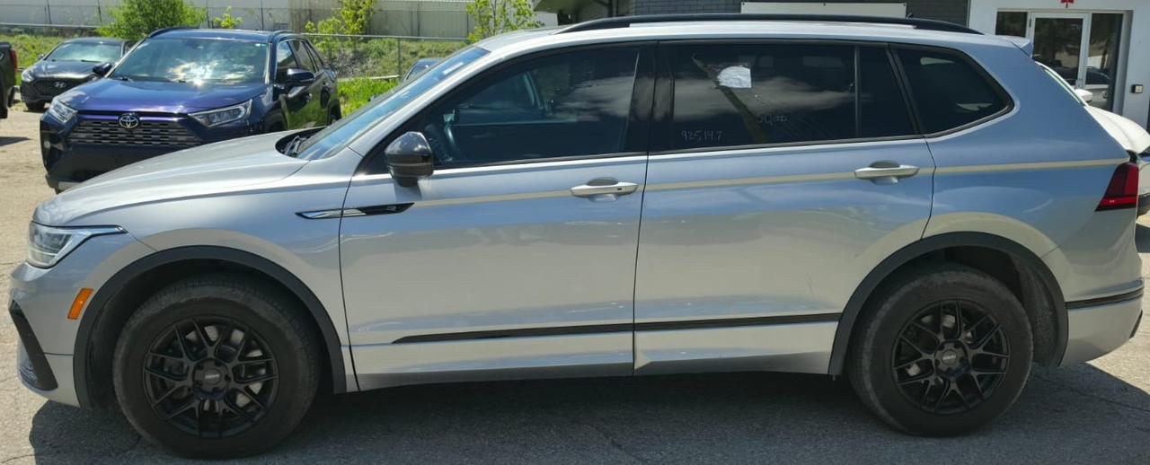 2023 Volkswagen Tiguan COMFORTLINE / RLINE BLACK EDITION / NO ACCIDENTS Photo