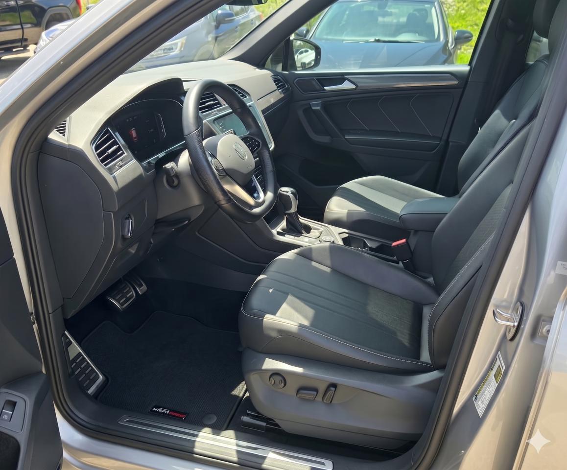 2023 Volkswagen Tiguan COMFORTLINE / RLINE BLACK EDITION / NO ACCIDENTS Photo