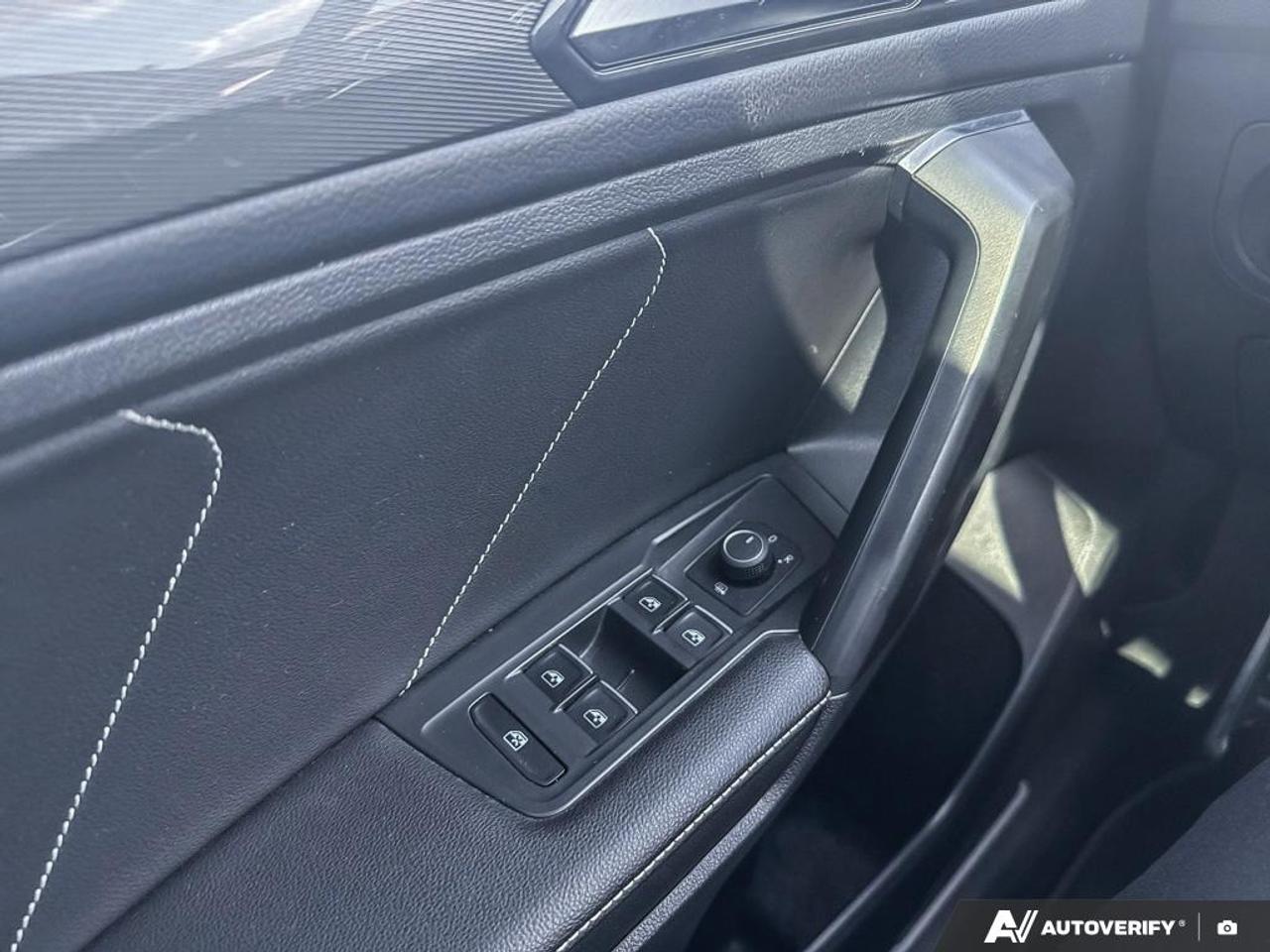 2023 Volkswagen Tiguan COMFORTLINE / RLINE BLACK EDITION / NO ACCIDENTS Photo