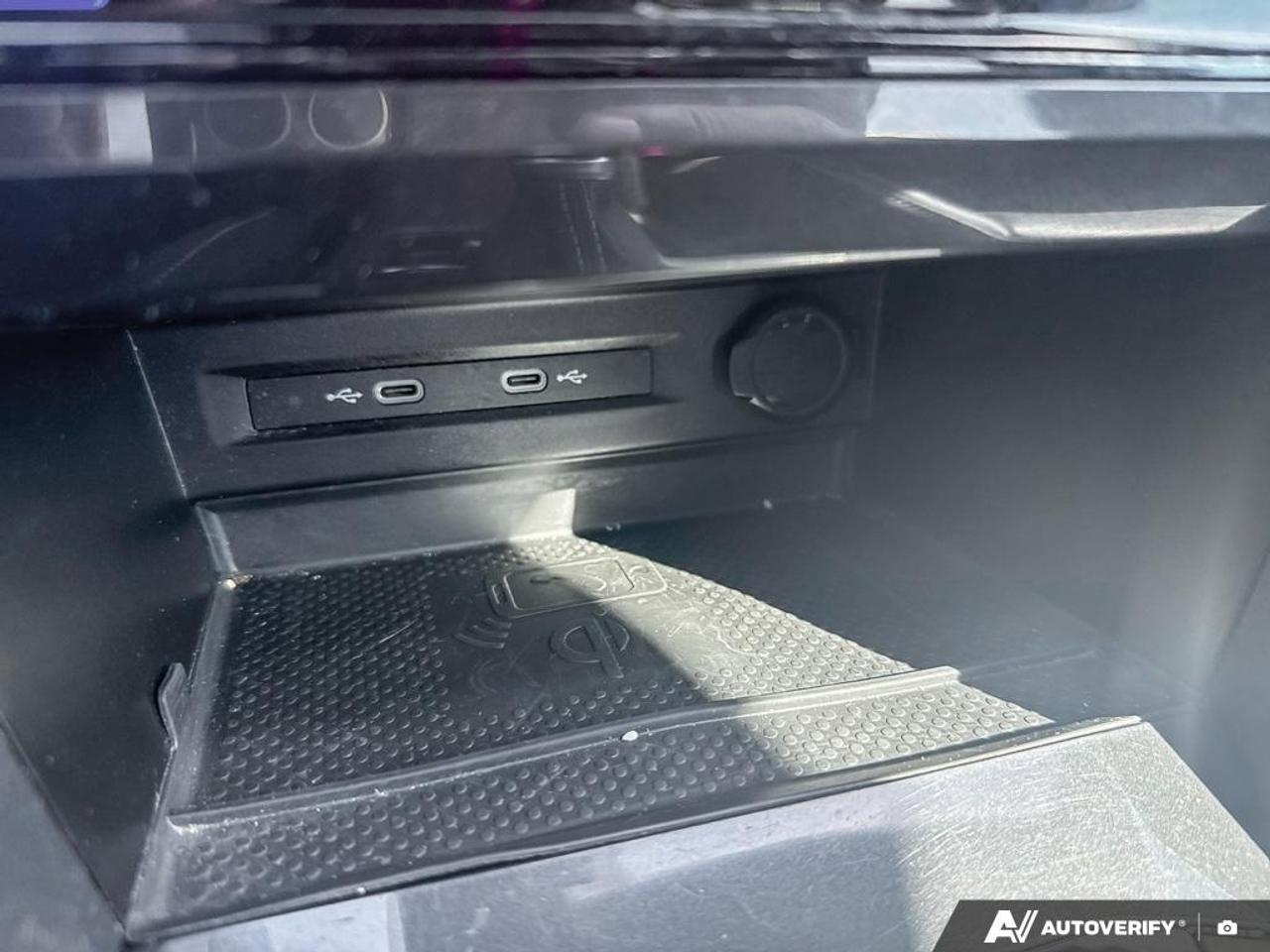 2023 Volkswagen Tiguan COMFORTLINE / RLINE BLACK EDITION / NO ACCIDENTS Photo