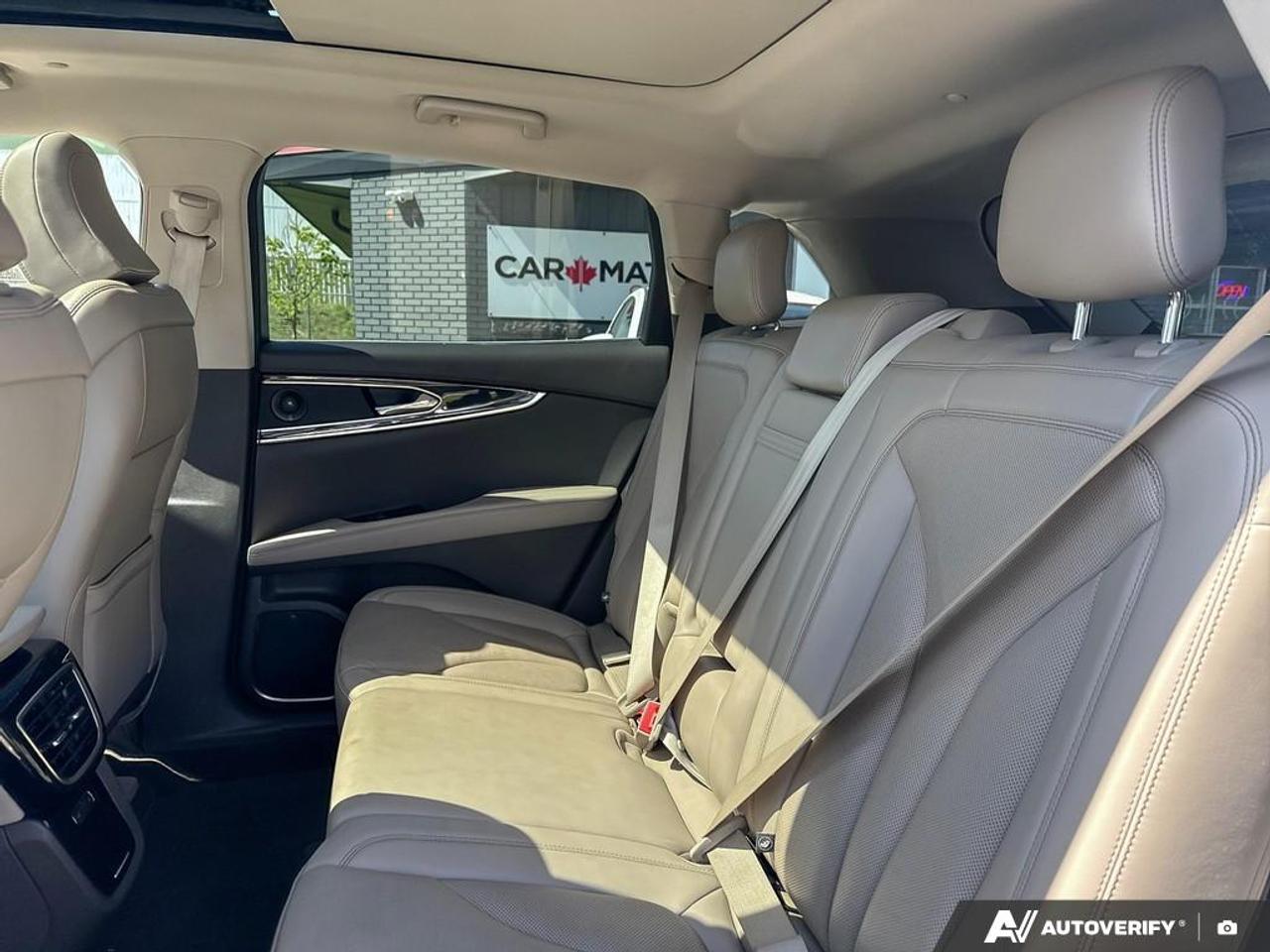 2022 Lincoln Nautilus RESERVE / NO ACCIDENTS / PANO ROOF / NAV / LEATHER Photo