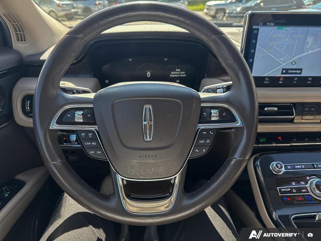 2022 Lincoln Nautilus RESERVE / NO ACCIDENTS / PANO ROOF / NAV / LEATHER Photo