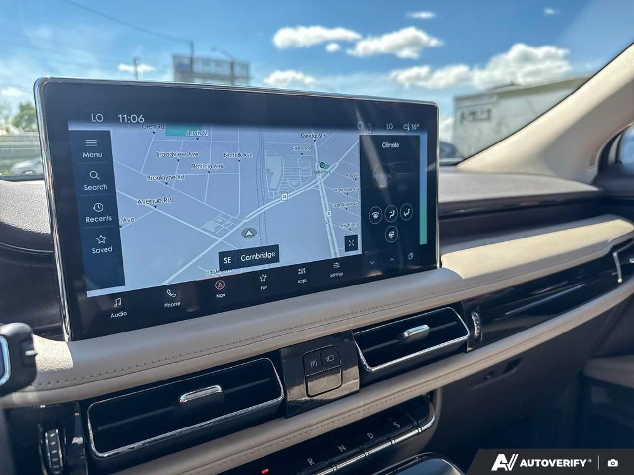 2022 Lincoln Nautilus RESERVE / NO ACCIDENTS / PANO ROOF / NAV / LEATHER Photo