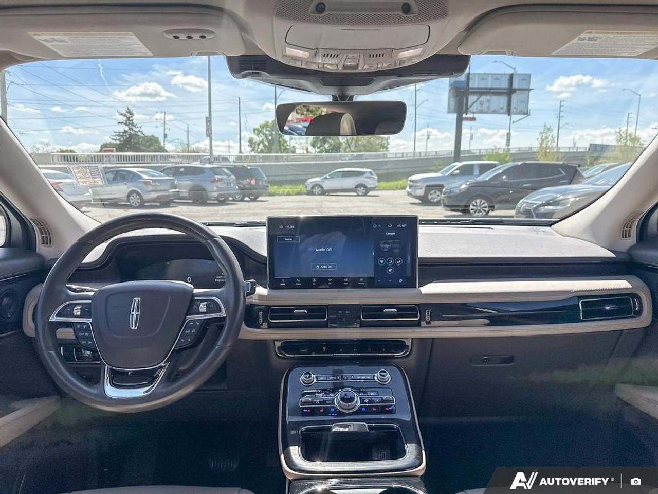 2022 Lincoln Nautilus RESERVE / NO ACCIDENTS / PANO ROOF / NAV / LEATHER Photo