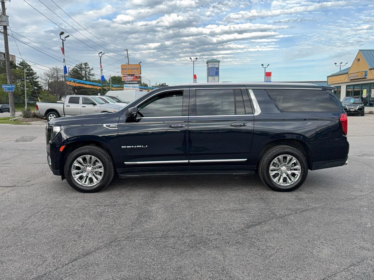 2021 GMC Yukon XL DENALI 4WD 6.2L8cyl7Seater MoonRoofNavLeather Photo