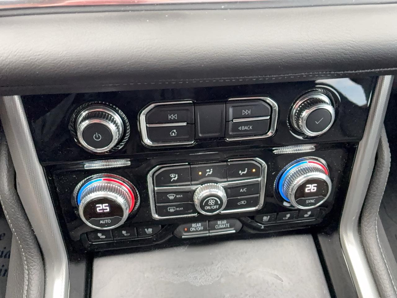 2021 GMC Yukon XL DENALI 4WD 6.2L8cyl7Seater MoonRoofNavLeather Photo