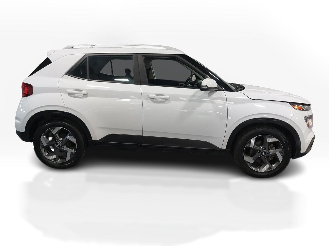 2021 Hyundai Venue TREND FWD Photo