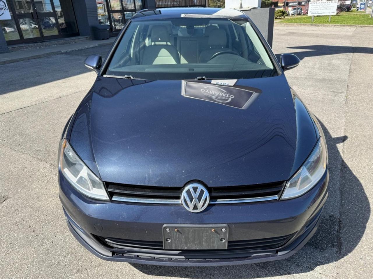 2017 Volkswagen Golf MANUAL/ LEATHER/ SUNROOF/ ALLOYS / REAR CAM/ AS-IS - Photo #2