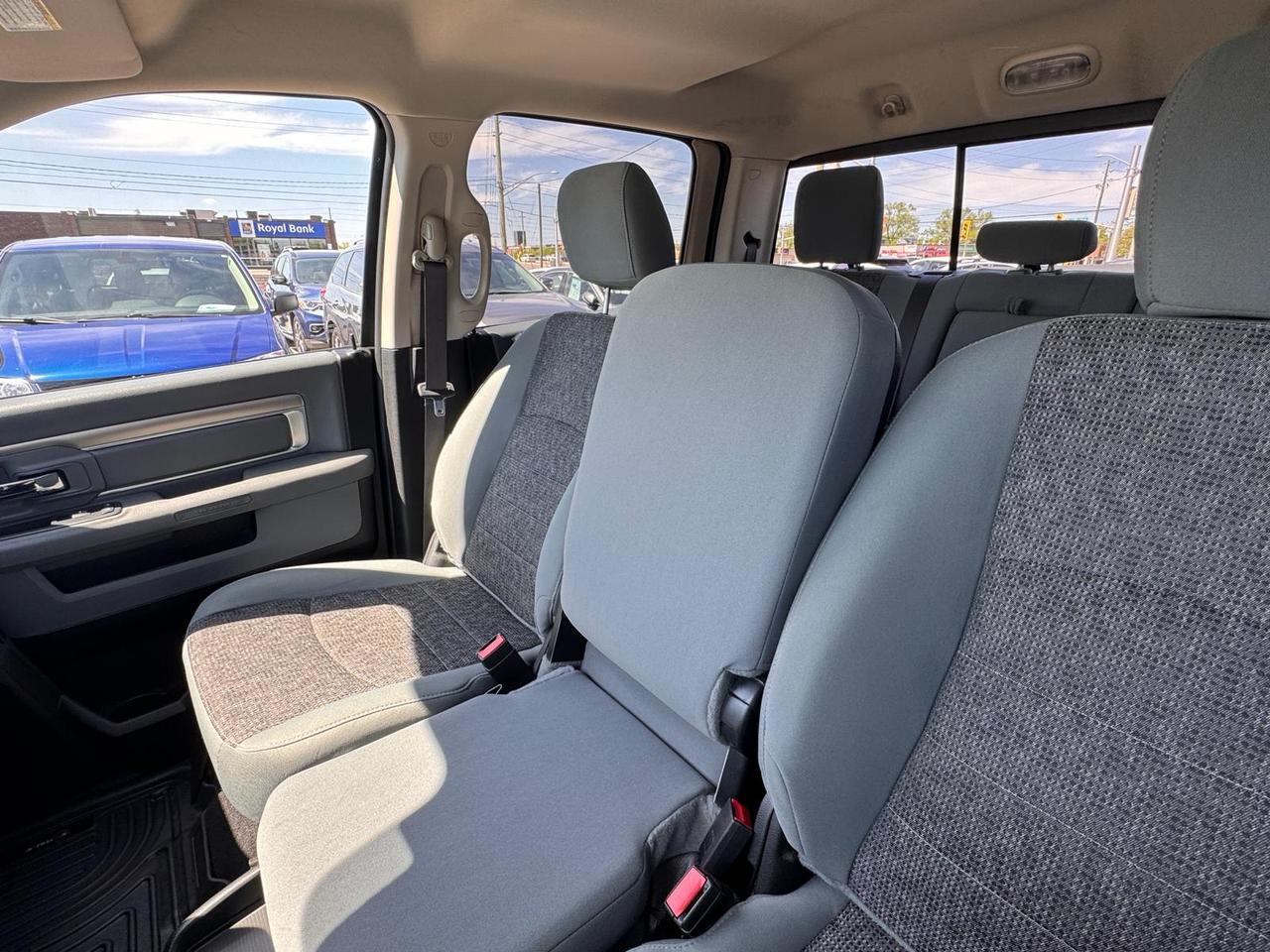 2019 RAM 1500 Classic HEMI 5.7L 4X4 CREW CAB NO ACCIDENT NEW TIRES TOW Photo