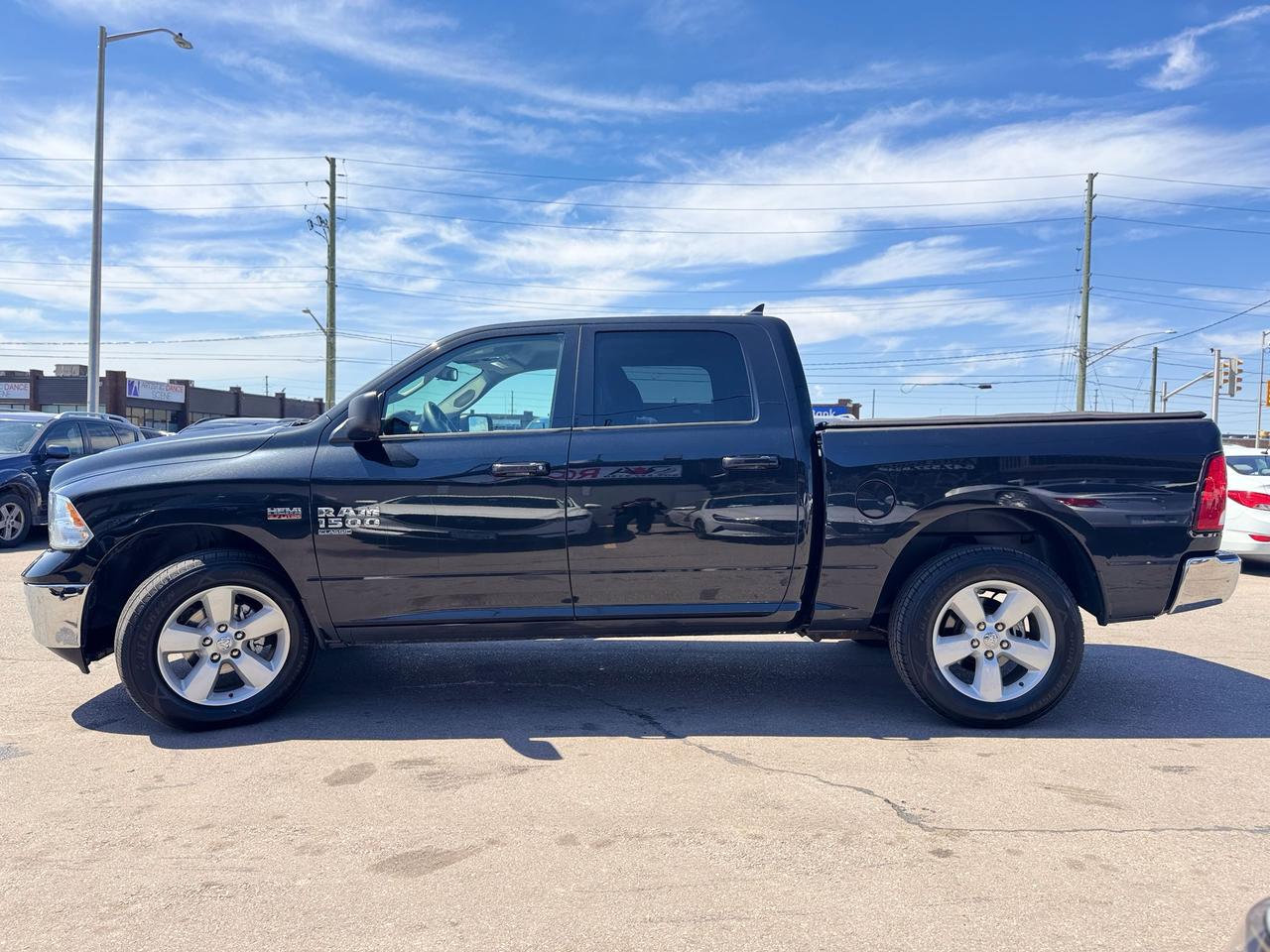 2019 RAM 1500 Classic HEMI 5.7L 4X4 CREW CAB NO ACCIDENT NEW TIRES TOW Photo