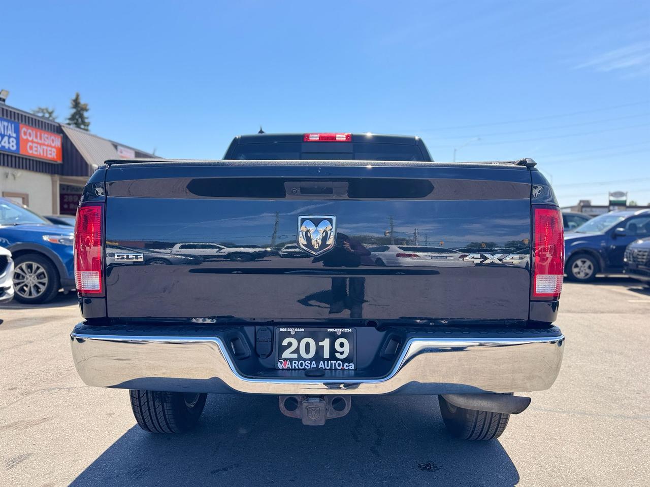 2019 RAM 1500 Classic HEMI 5.7L 4X4 CREW CAB NO ACCIDENT NEW TIRES TOW Photo