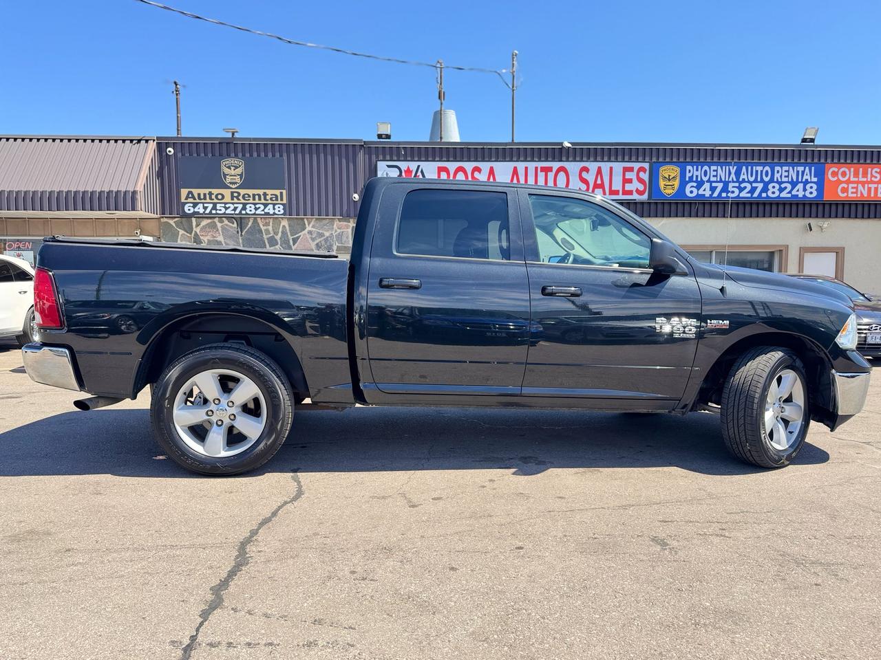 2019 RAM 1500 Classic HEMI 5.7L 4X4 CREW CAB NO ACCIDENT NEW TIRES TOW Photo
