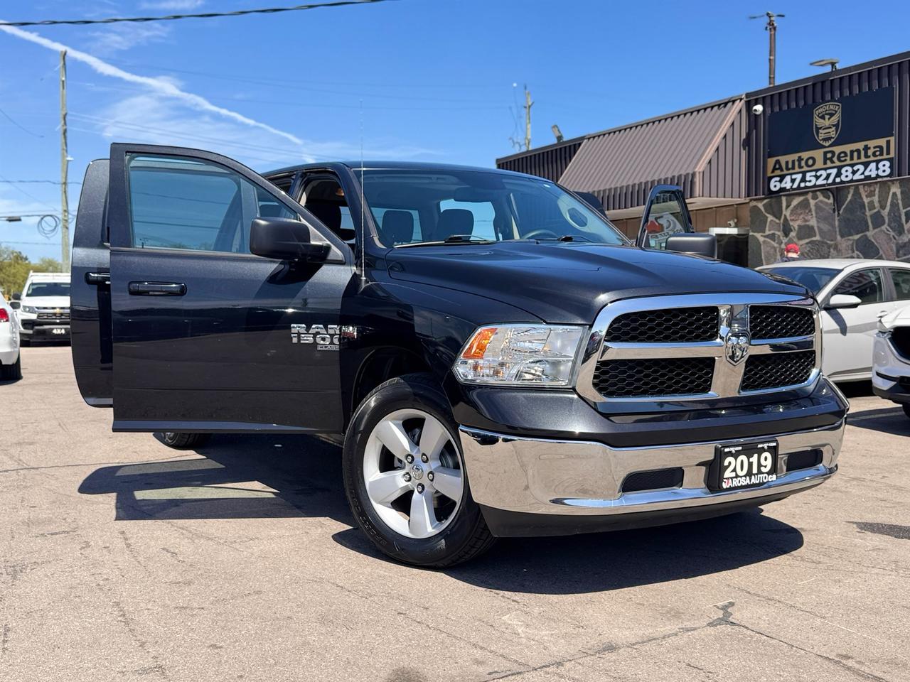 2019 RAM 1500 Classic HEMI 5.7L 4X4 CREW CAB NO ACCIDENT NEW TIRES TOW Photo