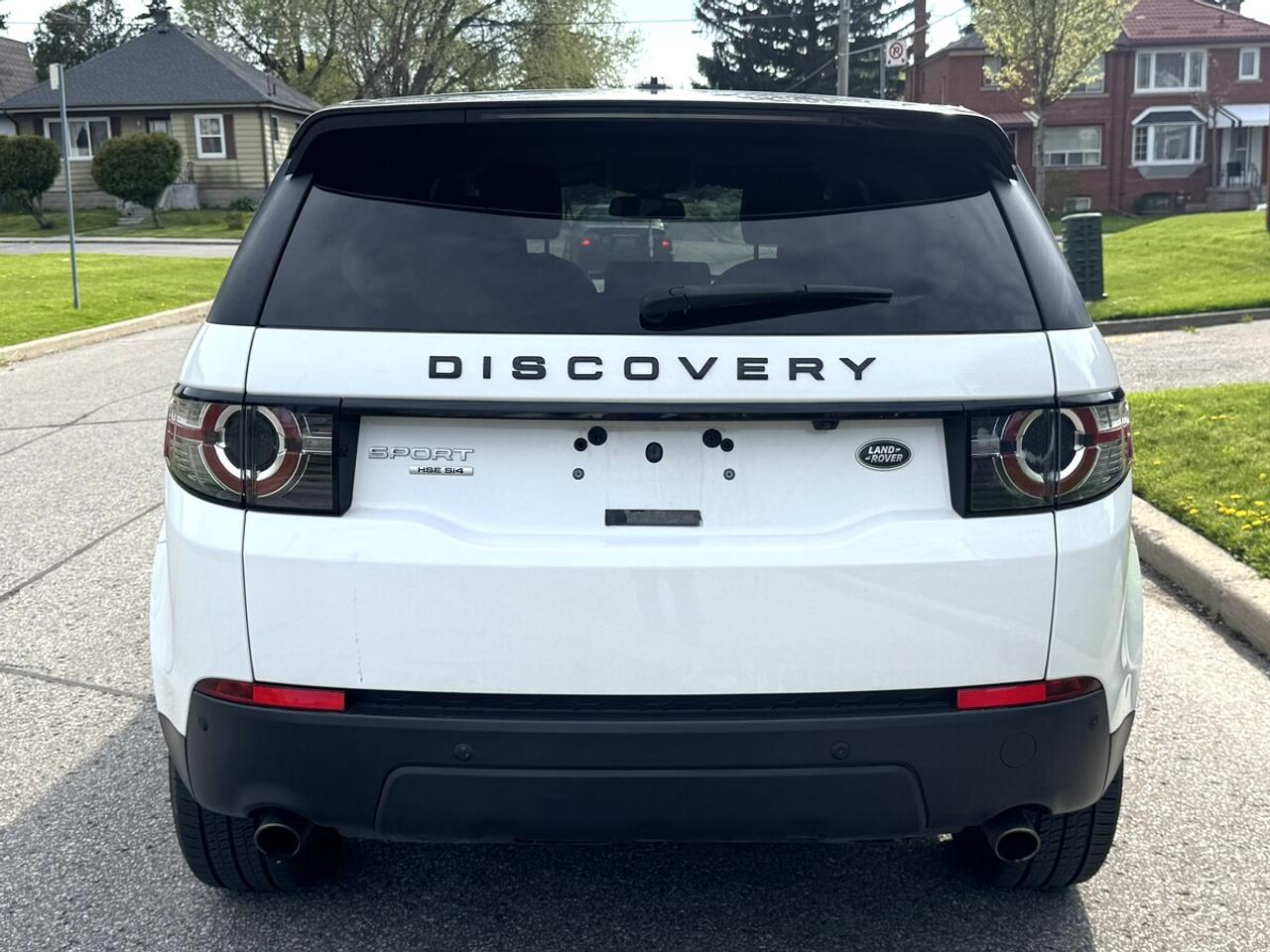 2016 Land Rover Discovery Sport HSE Photo