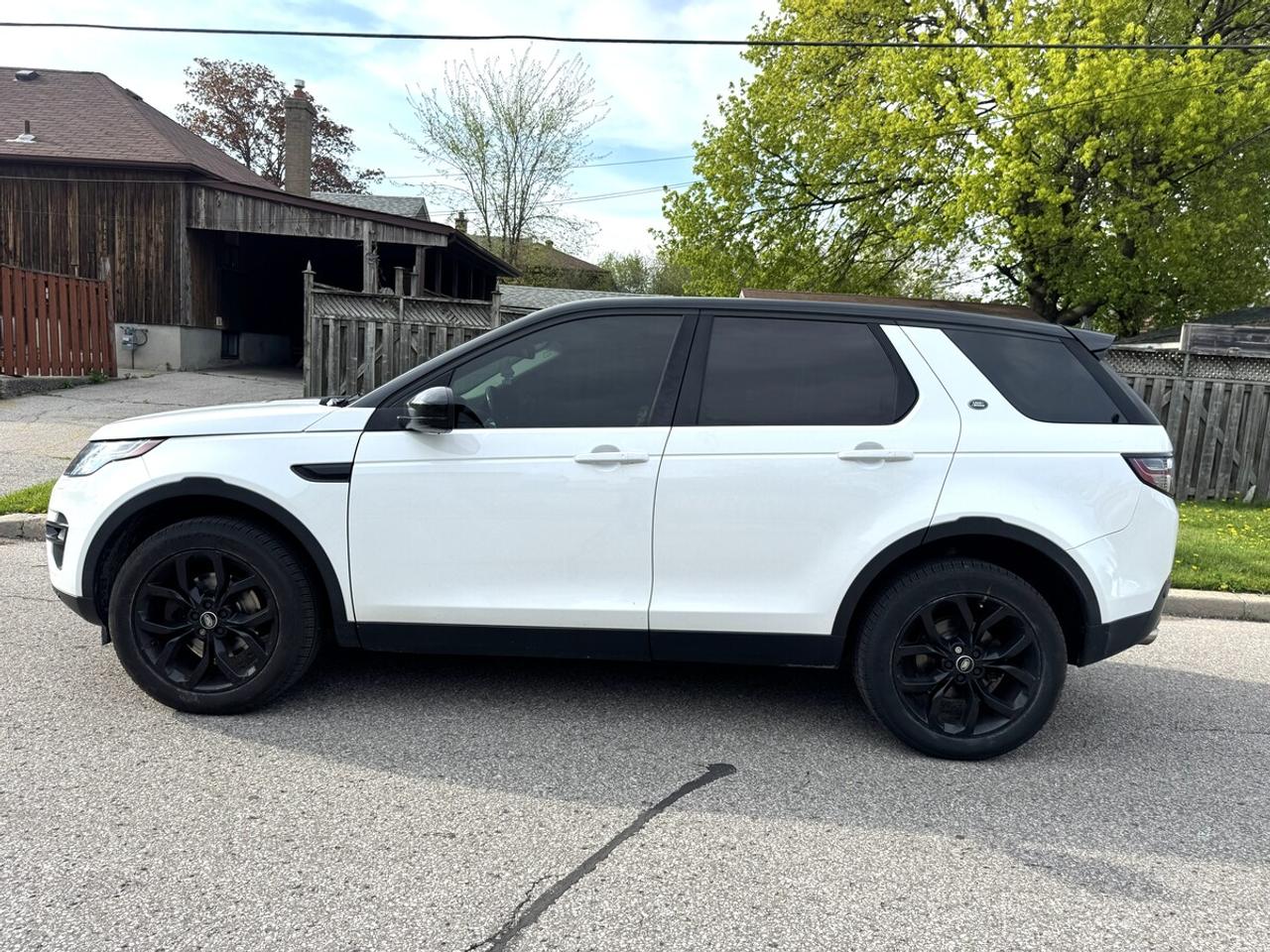 2016 Land Rover Discovery Sport HSE Photo