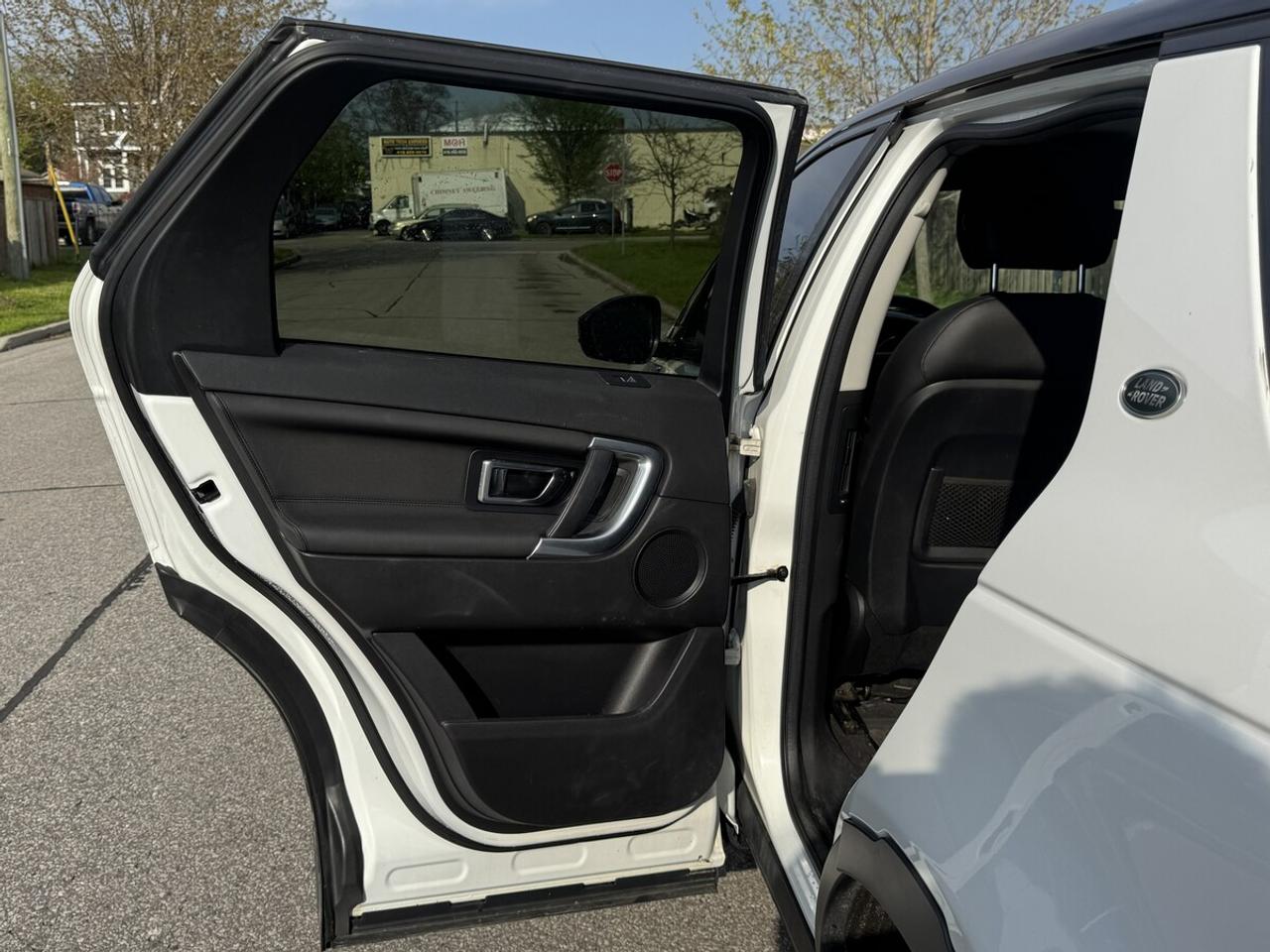 2016 Land Rover Discovery Sport HSE Photo