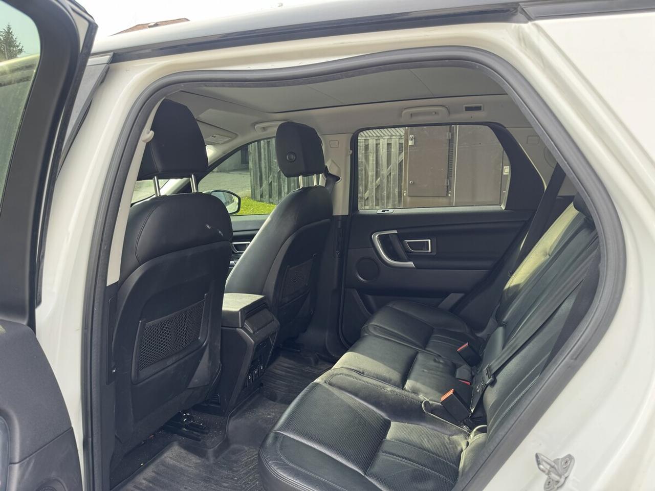 2016 Land Rover Discovery Sport HSE Photo