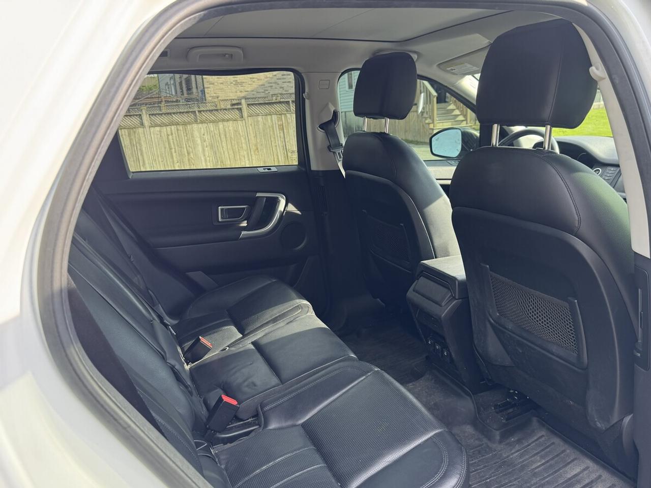 2016 Land Rover Discovery Sport HSE Photo