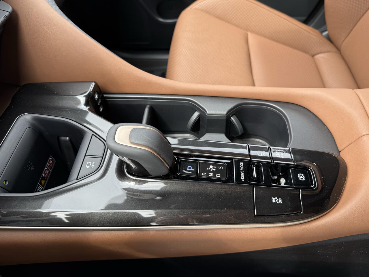 2026 Toyota Crown Signia Limited Adv Tech Pkg Photo