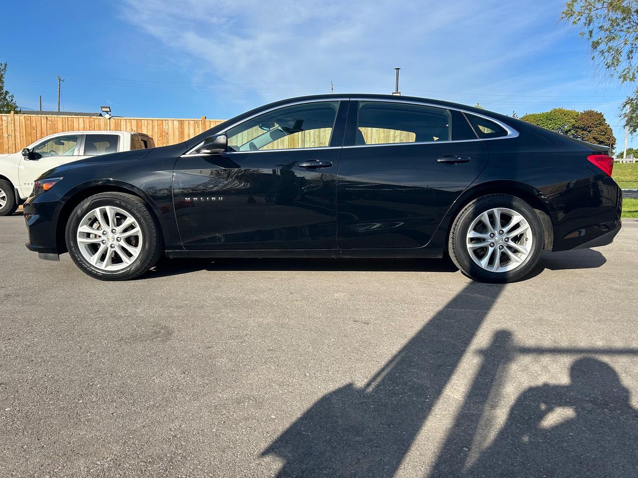 2017 Chevrolet Malibu LT Photo